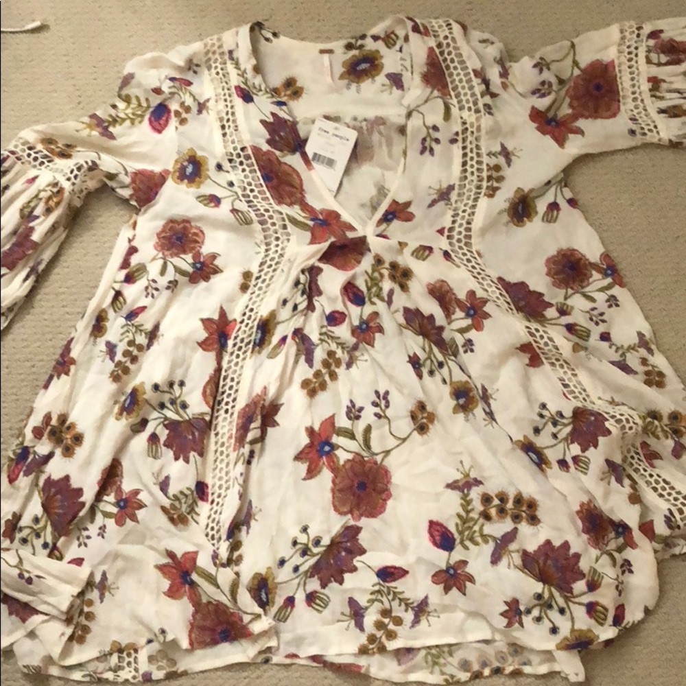 Free people beautiful flowery flowery dress